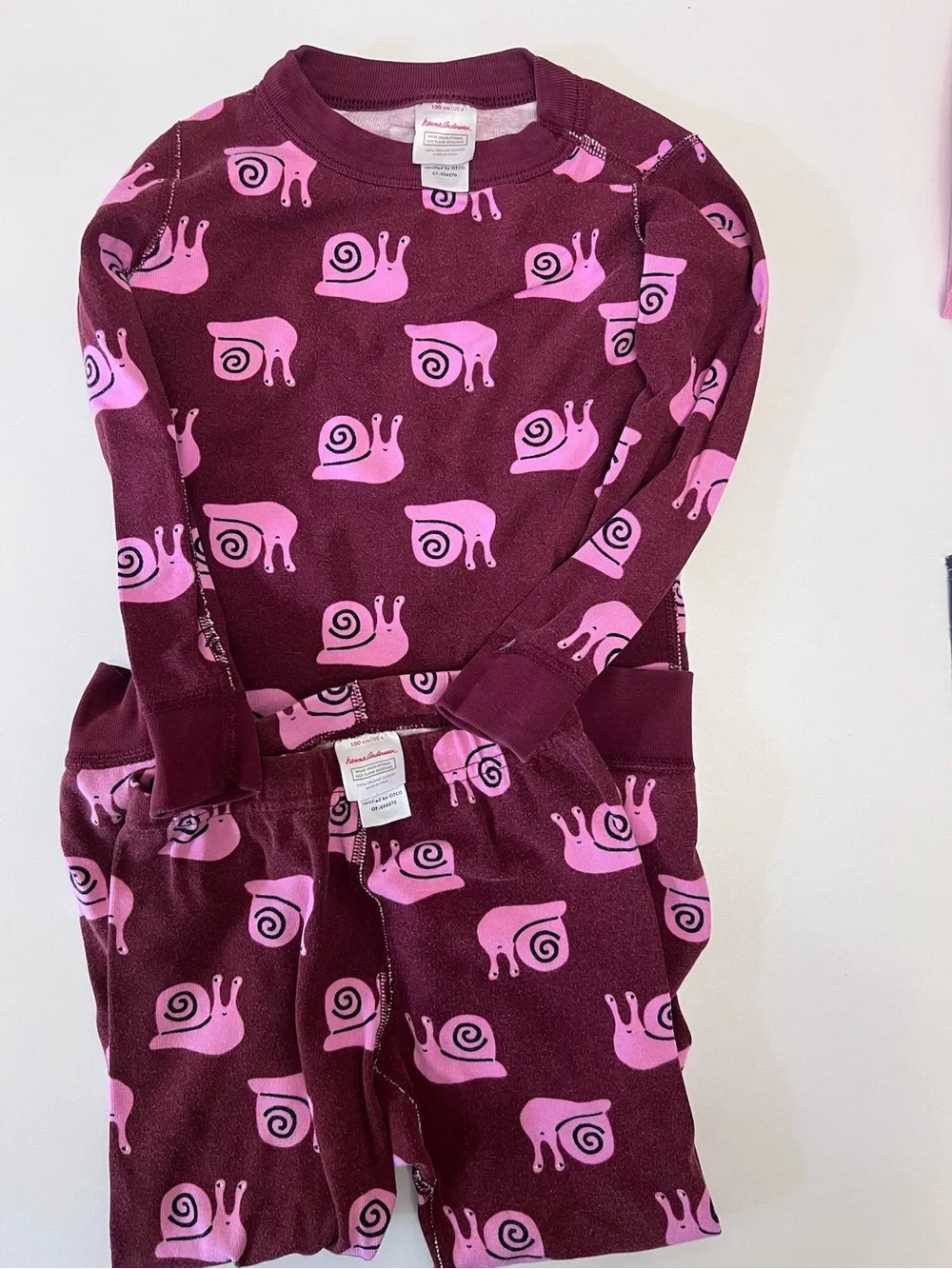Hanna Andersson Burgundy Pajama Set with Pink Snail Print